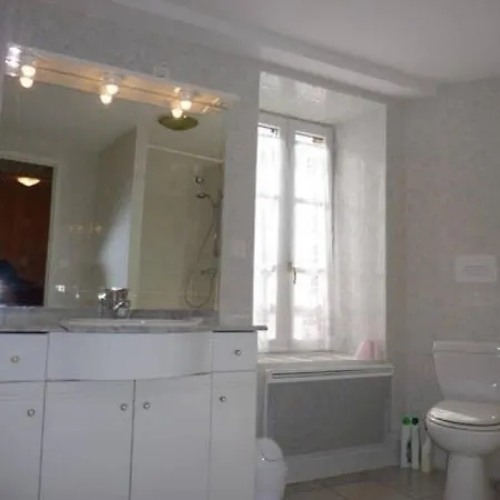 House Le De Seourre
